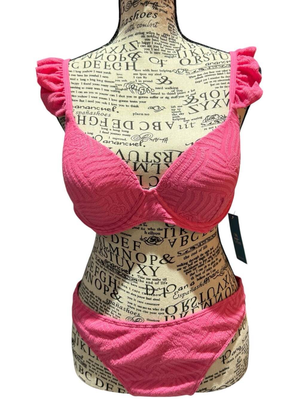 NWT Cupshe Pink Textured Ruffle Strap Bikini Set Medium